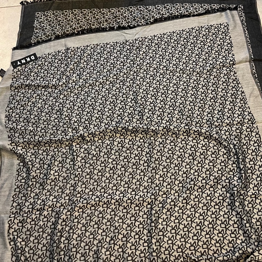 DKNY scarf